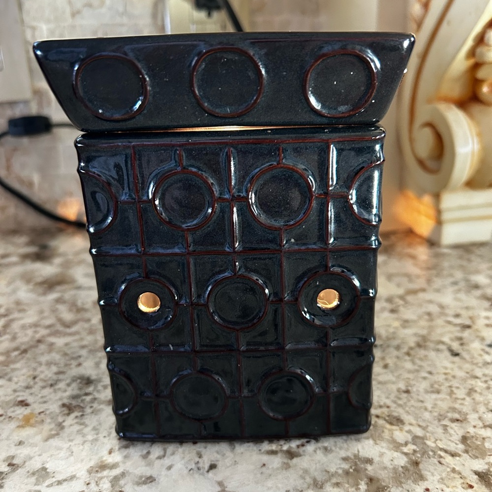 Scentsy Black Onyx Warmer 🖤